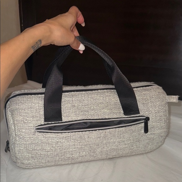 Gray Duffel Bag with Textured Fabric and Sturdy Straps - Picture 2 of 3